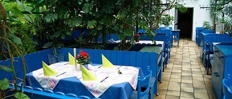 Khu ẩm thực ngoài trời