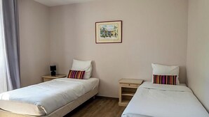 Room - Logis Du Champ De Mars (Puy-Saint-Martin)