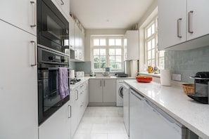 Room - Charming 2bd Garden House Hammersmith (London)