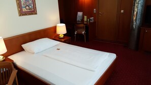 Unclassified image, 5 of 29, button - Paul S Hotel (Knittelfeld)