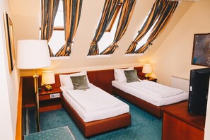 Unclassified image, 2 of 29, button - Paul S Hotel (Knittelfeld)