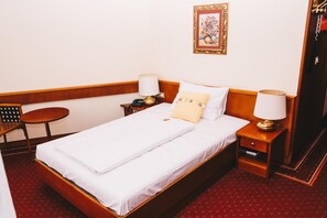 Unclassified image, 4 of 29, button - Paul S Hotel (Knittelfeld)