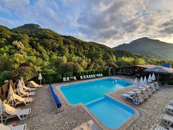 Unclassified image, 1 of 41, button - Family Hotel Enica (Teteven)