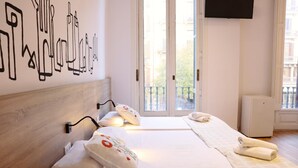 Unclassified image, 4 of 45, button - Lullaby By Hamilton (Barcelona)