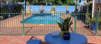 Sandpiper Motel