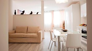 Unclassified image, 5 of 25, button - Residence Ferrucci (Prato)