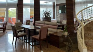 Gambar tidak terklasifikasi, 4 dari 66, tombol