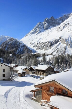 View from property - Hotel Edelweiss (Orsieres)