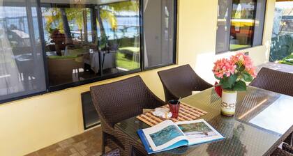 Beautiful Beach House on famous Matira Beach!
