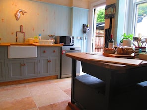 Unclassified image, 5 of 48, button - The Old Kitchens (Totland Bay)
