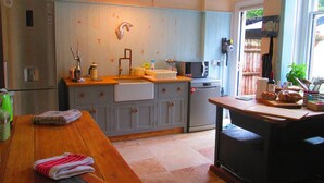 Unclassified image, 4 of 48, button - The Old Kitchens (Totland Bay)
