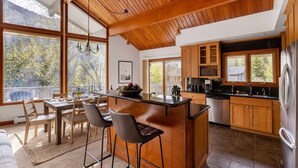Room - Bighorn By Avantstay Spacious Ski Cabin W/ Spraw (Vail)
