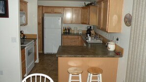 Unclassified image, 2 of 28, button - The Cozy Cabin Lapine (La Pine)
