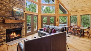 Room - Creekside Manor 3 Bedroom Cabin By Redawning (Gatlinburg)