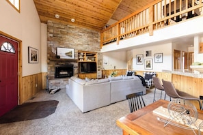 Lobby - 2 Cabins, Close To The Lake Hot Tub, Game Loft, (Big Bear Lake)