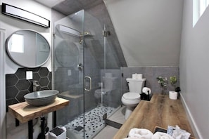 Room - The Train Getaway (Big Bear Lake)