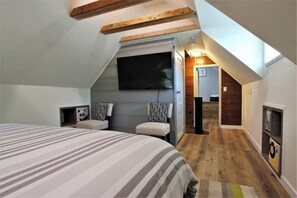 Room - The Train Getaway (Big Bear Lake)