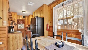 Room - Bear Paw Cottage #2395 (Big Bear Lake)