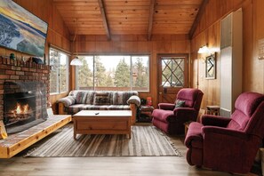 Room - Joebellarue Home (Big Bear Lake)