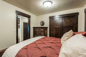 Unclassified image, 5 of 21, button - Hideaway Above The Stream (Provo)