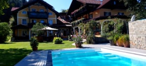 Unclassified image, 2 of 39, button - Landhotel Waldmv Hle (Straß im Attergau)
