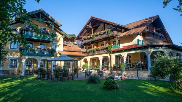 View from property - Landhotel Waldmv Hle (Straß im Attergau)