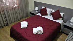 Unclassified image, 3 of 71, button - Hotel Jorge V (Mirandela)