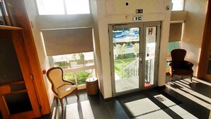 Unclassified image, 4 of 71, button - Hotel Jorge V (Mirandela)