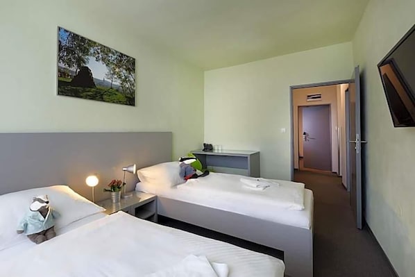 Room - Hotel Atom T Oebv C (Trebic)
