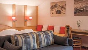 Unclassified image, 4 of 43, button - Parkhotel Plauserhof (Plaus)