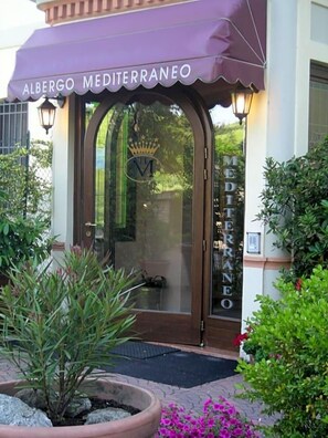 Unclassified image, 2 of 28, button - Mediterraneo (Pianoro)