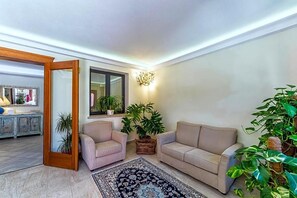 Unclassified image, 2 of 57, button - Hotel Il Melograno (Tempio Pausania)