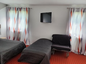 Room - Hotel De La Poste (Espinasses)