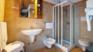 Unclassified image, 5 of 21, button - Hotel Ristorante Centrale (Rovere Veronese)