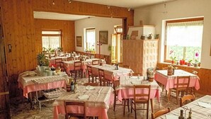 Unclassified image, 2 of 21, button - Hotel Ristorante Centrale (Rovere Veronese)