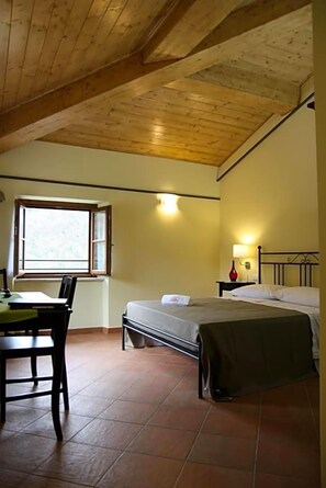 Room - Locanda Il Monastero (Luni)