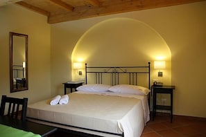 Room - Locanda Il Monastero (Luni)