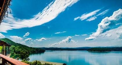 White Sails Solina