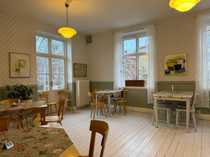 Unclassified image, 2 of 42, button - Stf Landskrona Hostel (Landskrona)