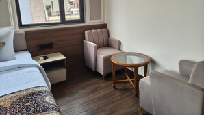 Room - Sterling Varanasi (Varanasi)