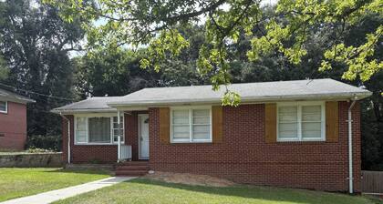 Charming 3BR retreat,pet friendly,close to ft. Benning