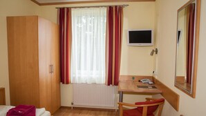 Room - Gasthof Roderich Hotel (Langenzersdorf)