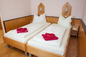 Room - Gasthof Roderich Hotel (Langenzersdorf)