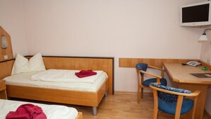 Room - Gasthof Roderich Hotel (Langenzersdorf)