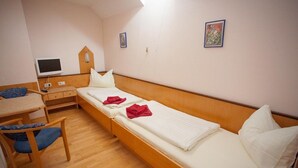Room - Gasthof Roderich Hotel (Langenzersdorf)