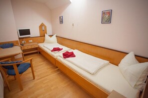 Room - Gasthof Roderich Hotel (Langenzersdorf)
