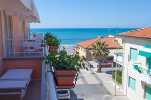 Unclassified image, 2 of 71, button - Albergo La Lampara (Cecina)
