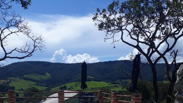 View from property - Pousada Chalé Da Montanha São Thomé Das Letras (Sao Thome das Letras)