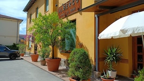 Unclassified image, 3 of 35, button - Albergo Le Rose (Pistoia)
