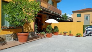 Unclassified image, 5 of 35, button - Albergo Le Rose (Pistoia)